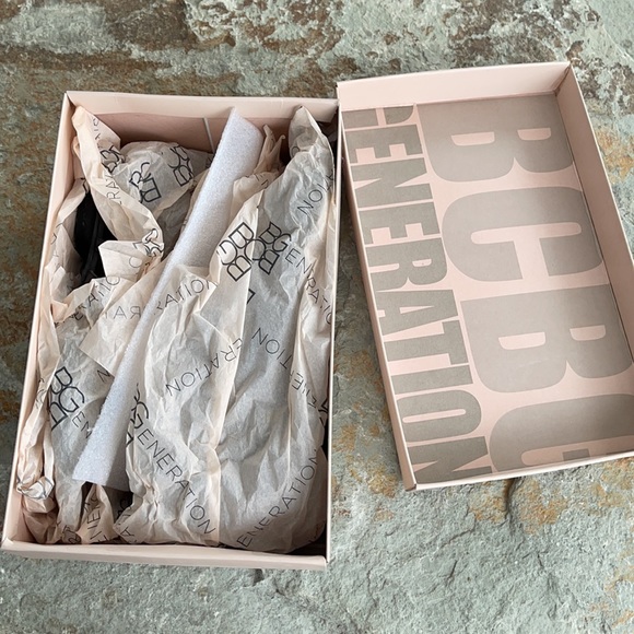 9.5 / 39 BCBGeneration strappy gladiator sandals flats black leather elastic zip - Picture 15 of 16